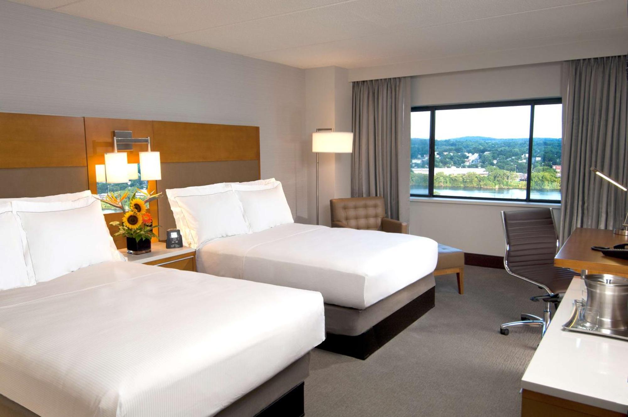 Hilton Hotel 4*